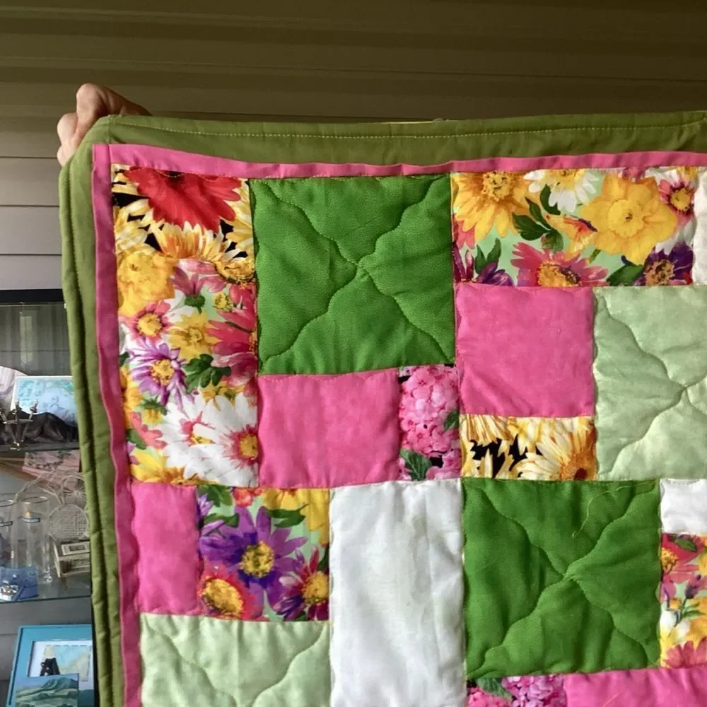 NWT Hand Crafted Field of Flowers Floral Patchwork Quilt - Greens Pinks, Yellows